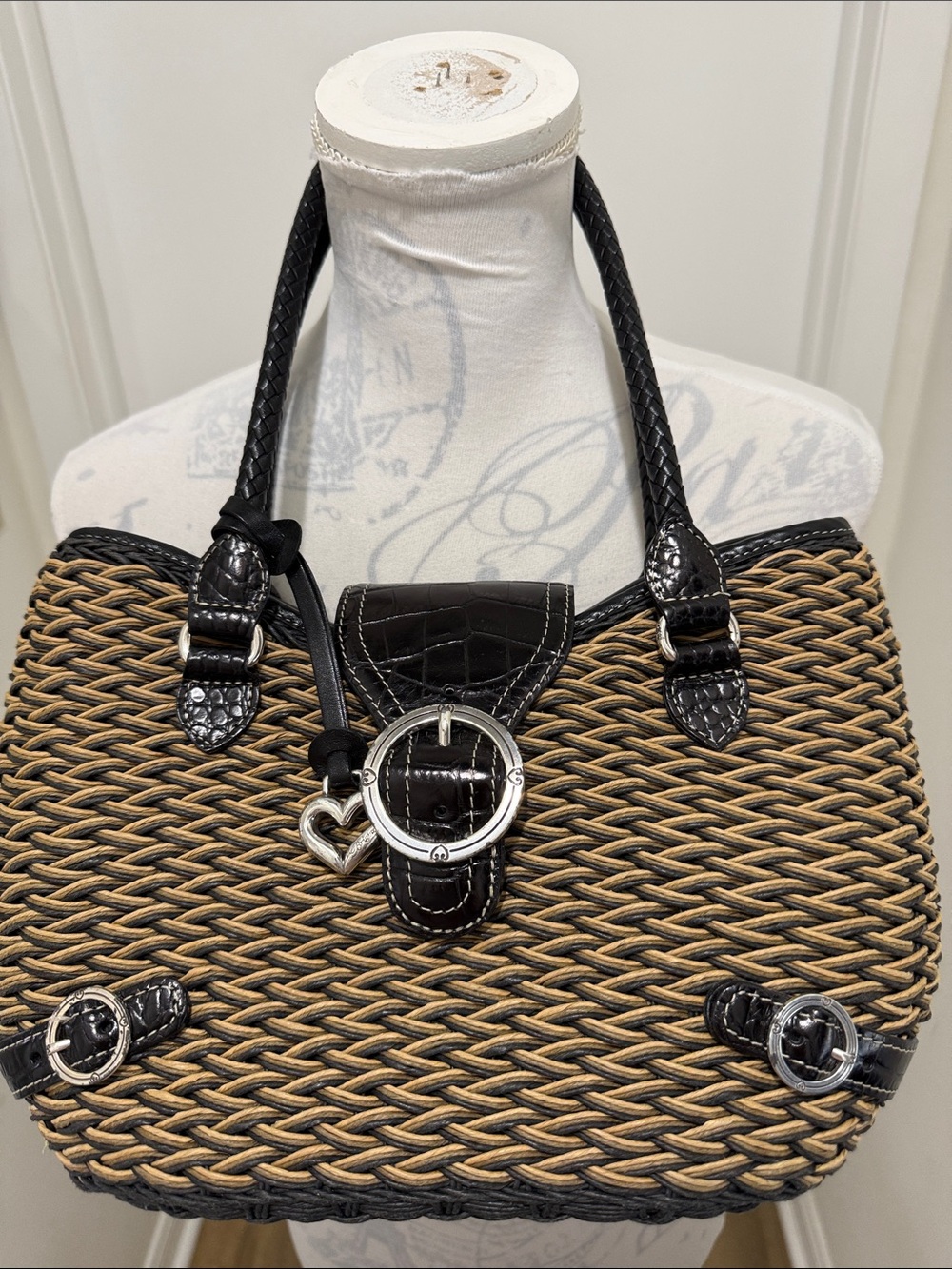 BRIGHTON STRAW Basket
Weaved Leather Trim Shoulder or HandBag. Tan/Black